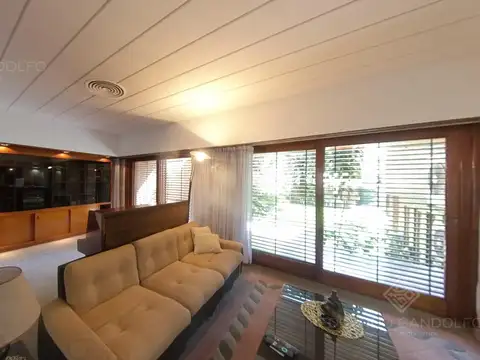Casa en Venta con 7 cocheras