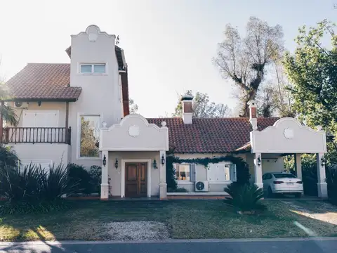 VENTA CASA 6 AMBIENTES EN FINCAS DEL LAGO ESCOBAR