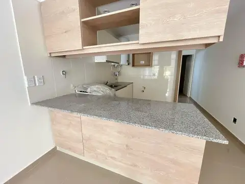 Llerena 2500, Piso 4º