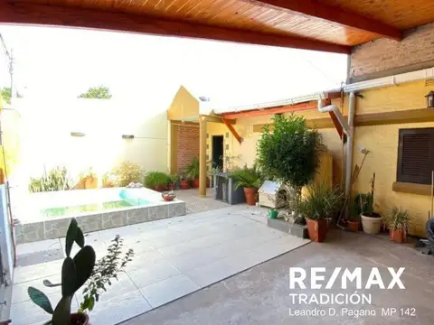 CASA EN VENTA CON PARRILLA Y PILETA