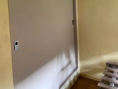 CASA CON PILETA TOTAL 4 LOTES