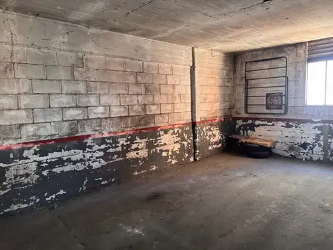 COCHERA FIJA TECHADA EN VENTA LINIERS