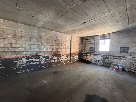 COCHERA FIJA TECHADA EN VENTA LINIERS