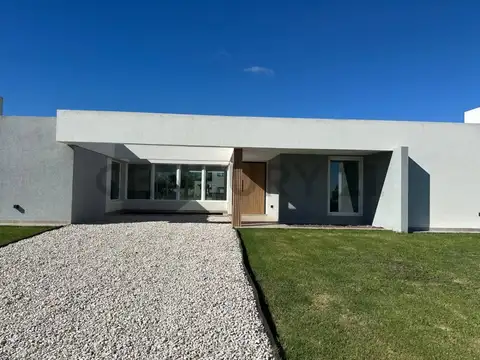 alejandro khorn general hornos 1700, Piso 0