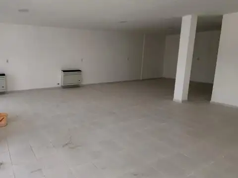 Local en Alquiler en Caleta Olivia, $ 800.000