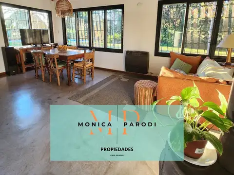 Casa en Venta con 3 cocheras