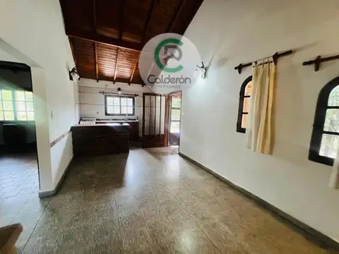 Casa en Alquiler con 3 cocheras
