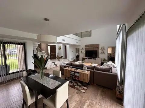 Casa en Venta de 5 dormitorios