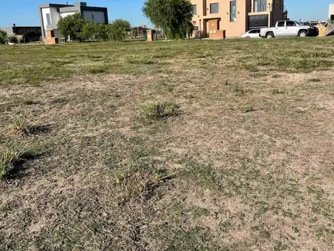 Oportunidad lote a la laguna en área 8 San Sebastián