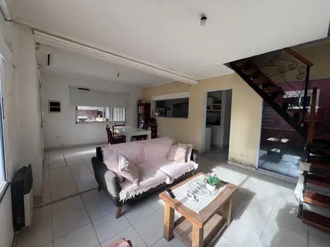 Depto Tipo Casa 3 ambientes con 1 baño