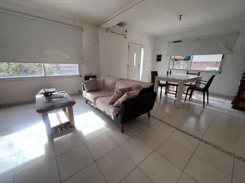Depto Tipo Casa en Venta con 1 cocheras