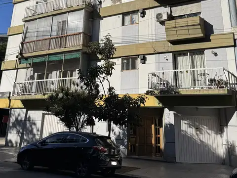 Coronel Ramón Lorenzo Falcón 5800, Piso 5