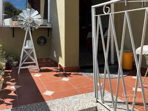 Depto Tipo Casa 3 ambientes con 2 baños