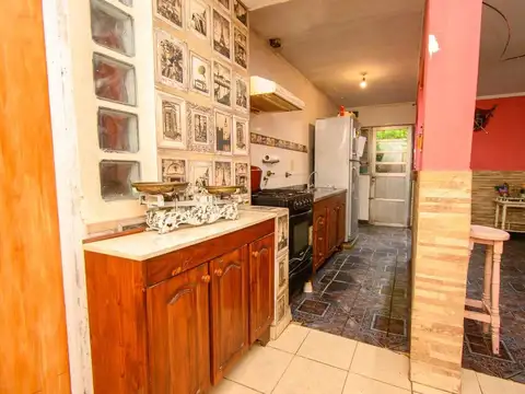 Venta- Casa 3d, cochera doble y patio -B° Favaloro