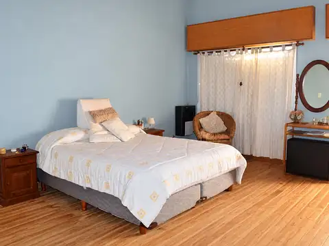 Venta casa de 4 ambientes con local comercial en San Miguel del Monte