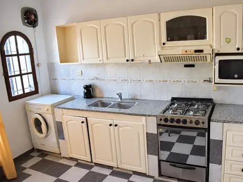 Venta casa de 4 ambientes con local comercial en San Miguel del Monte