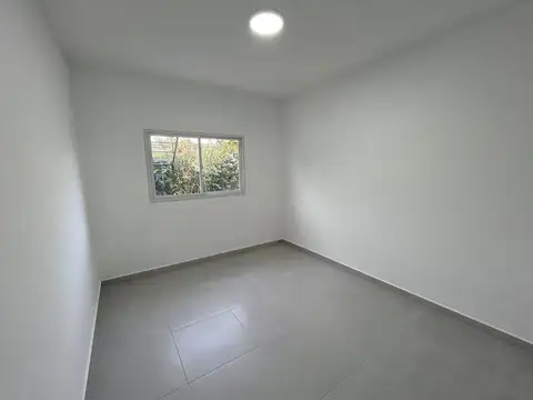 Casa 4 ambientes con 1 baño