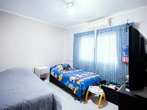 Casa 6 ambientes con 5 baños