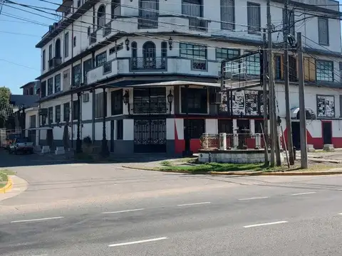 ALQUILER EDIFICIO ESQUINA  EZEIZA PB Y DOS PISOS