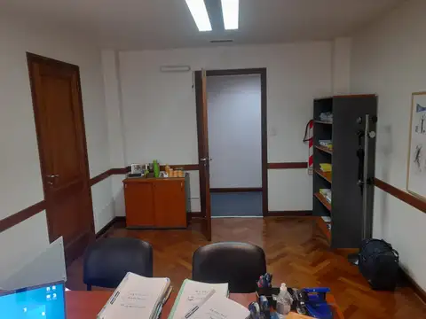 Av Pte Roque Saenz Pena 800