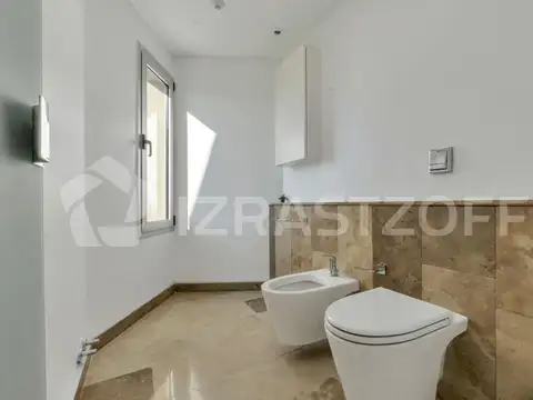 Casa en venta en Los Pilares de primer nivel, amoblada y equipada