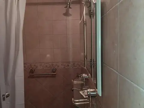 Esmeralda 600, Piso 4