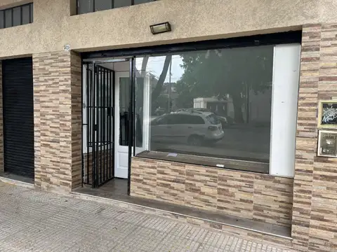 Local en Alquiler en Villa Luro, $ 600.000