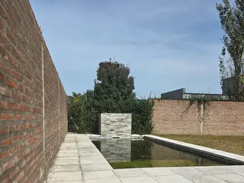 Casa 3 ambientes con 2 baños