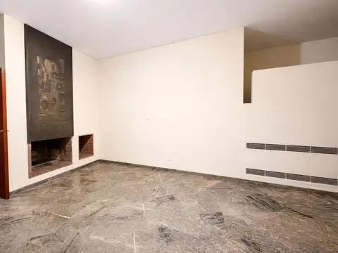 Casa 15 ambientes con 5 baños