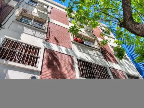 Dos ambientes luminosos sobre Avenida