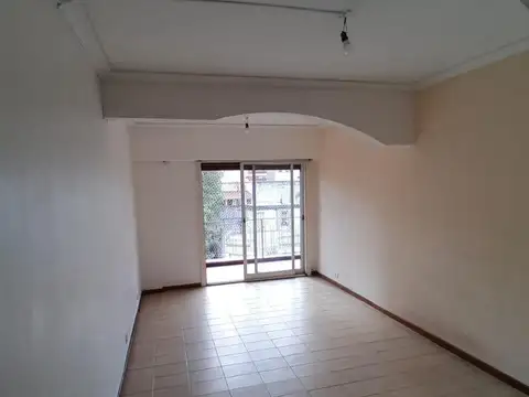 DEPARTAMENTO 3 AMBIENTES CON BALCON AL FRENTE