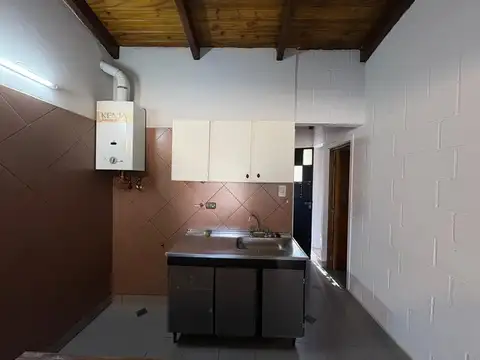 Casa 2 ambientes con 1 baño