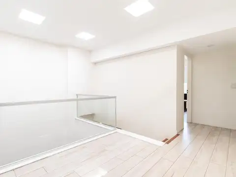 Casa en Venta con 4 cocheras