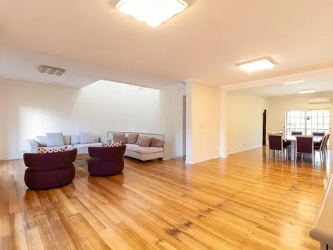 VENTA CASA CON JARDIN Y PILETA EN BELGRANO R