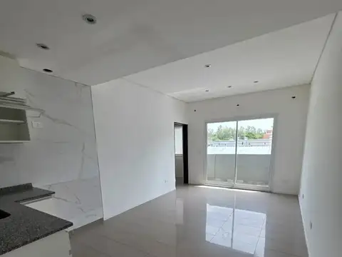 Don Torcuato Centro - Alquiler Apto Profesional oficina/consultorio - 1er piso por escalera. 40 m2