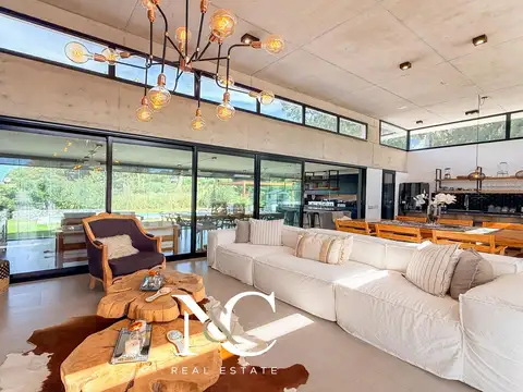 Casa en venta en Costa Esmeralda con gas y piscina