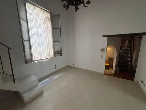 Depto Tipo Casa 5 ambientes con 2 baños