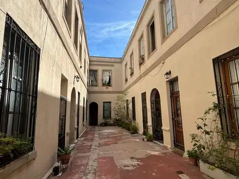 Depto Tipo Casa en Venta de 5 ambientes