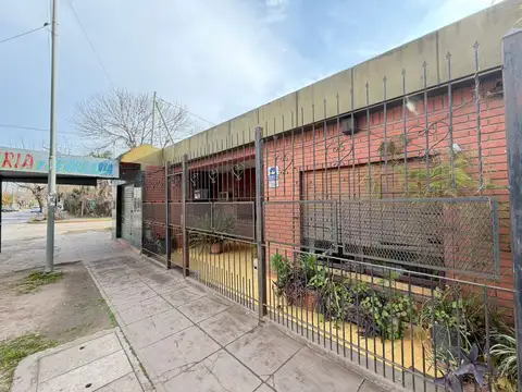 Venta Casa 4 amb 2 Locales San Miguel OPORTUNIDAD