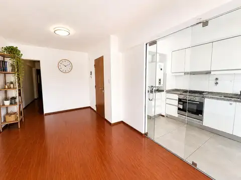 ¡Zona PARQUE ESPAÑA  Moderno, al frente, 2 baños completos.