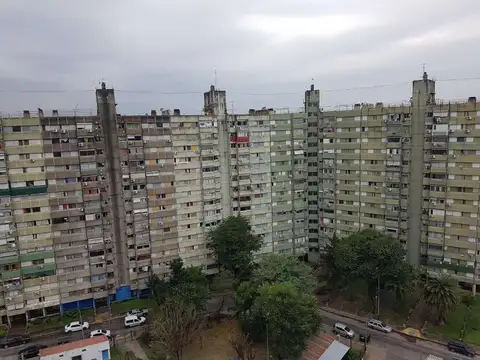 Depto. 4 amb. transformado a 3 amb - VENTA