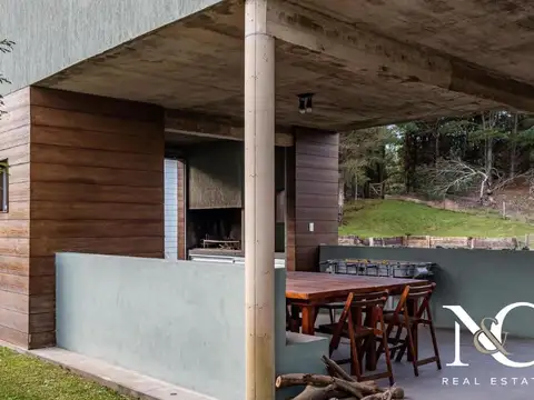 Casa 6 ambientes con 3 baños