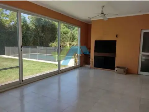 Casa Chalet  en Venta en San Carlos Country Club, Pablo Nogues, Malvinas Argentinas