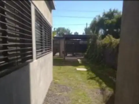 Casa en Venta con 3 cocheras