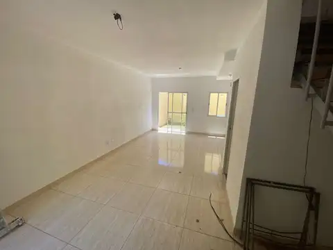 OPORTUNIDAD DUPLEX 3 AMBIENTES COCHERA FINANCIADOS