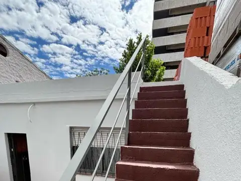 Depto Tipo Casa en Alquiler en Villa Maipu, $ 900.000