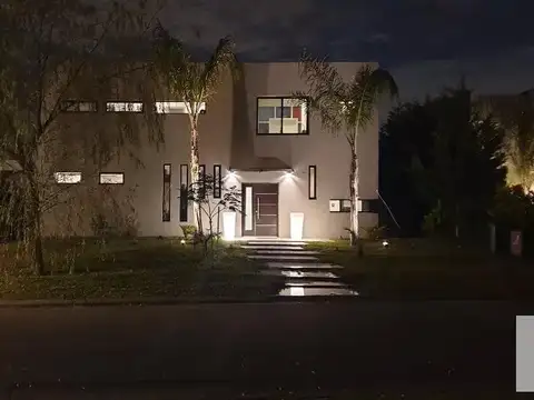 Casa en venta - 3 Dormitorios 4 Baños - Cochera - 1.000Mts2 - Ingeniero Maschwitz, Escobar