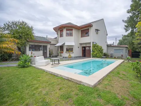 Casa 6 ambientes con 3 baños