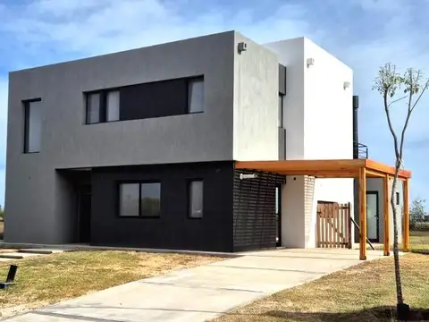 Casa 5 ambientes con 2 baños
