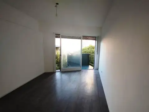 2 Amb frente - Balcón c/ Vista Abierta - Excelente Ubicación